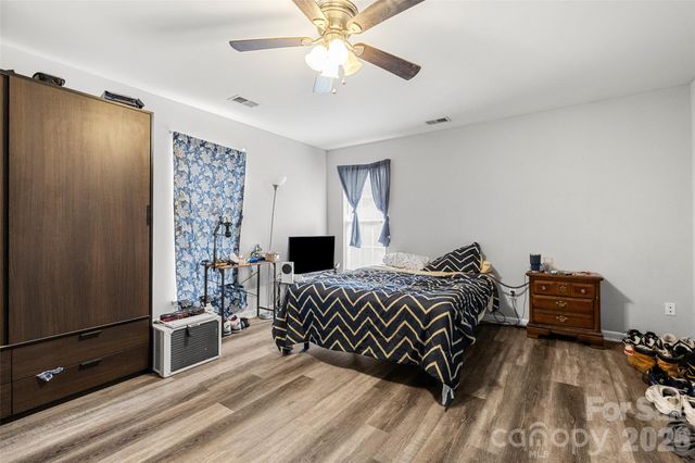 1315 Red Tallen Court, Charlotte, NC 28214