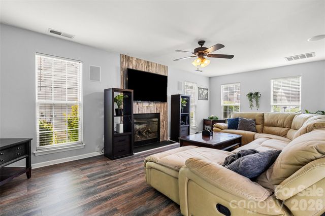 1315 Red Tallen Court, Charlotte, NC 28214