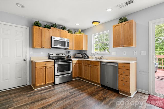 1315 Red Tallen Court, Charlotte, NC 28214