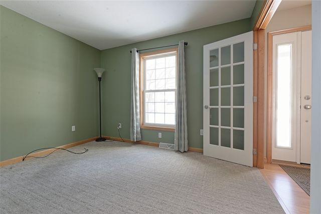 2709 LOVELAND Avenue, Erie, PA 16509