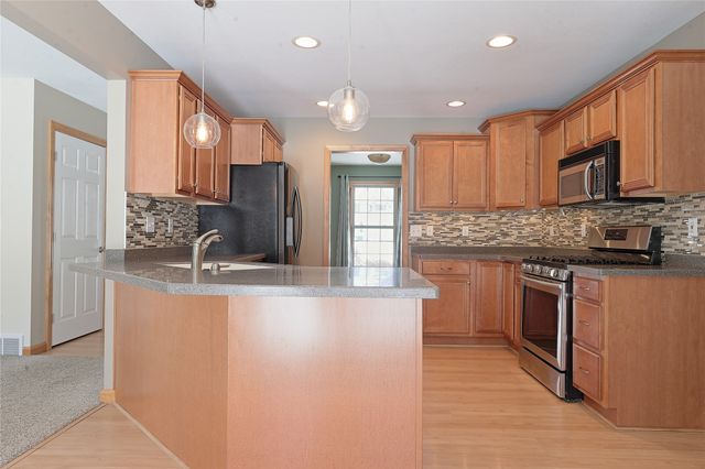 2709 LOVELAND Avenue, Erie, PA 16509