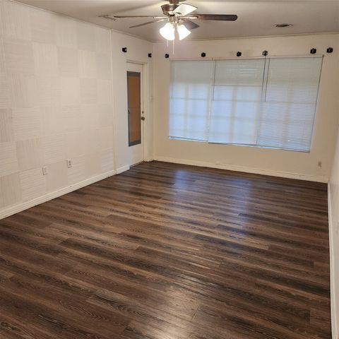 1907 N Bell Avenue, Denton, TX 76209