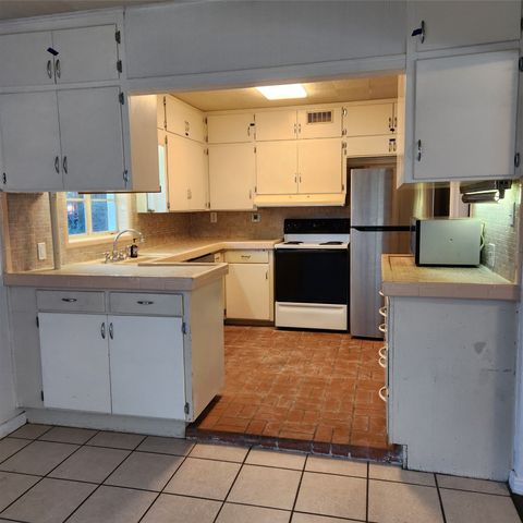 1907 N Bell Avenue, Denton, TX 76209