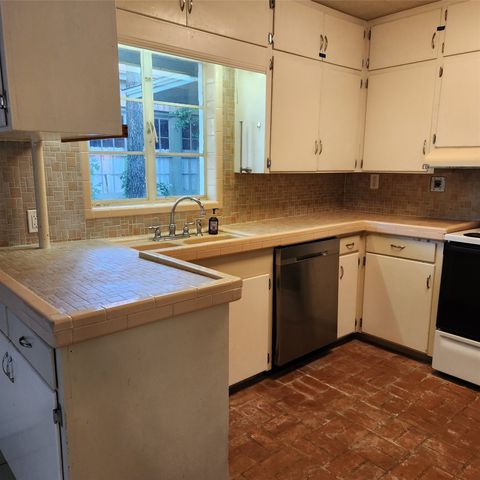 1907 N Bell Avenue, Denton, TX 76209