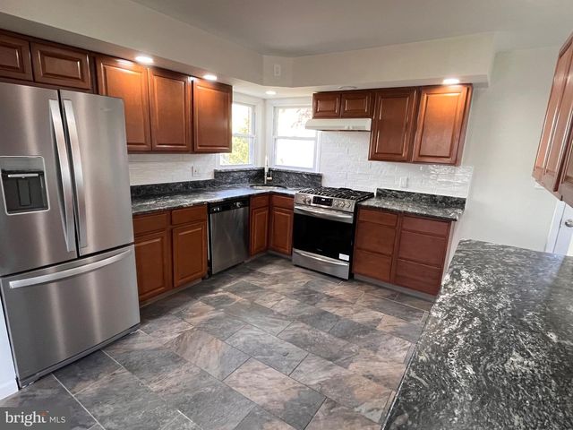 2 MAIN AVE, Wilmington, DE 19804