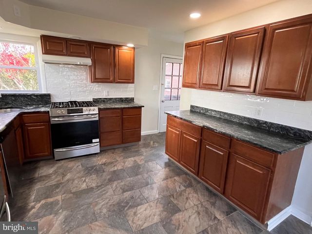 2 MAIN AVE, Wilmington, DE 19804