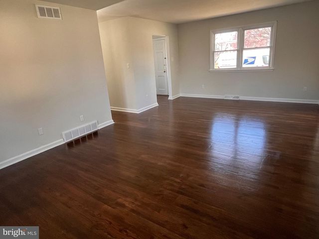 2 MAIN AVE, Wilmington, DE 19804