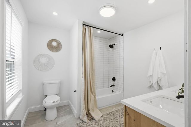 652 HEBRANK ST, Lancaster, PA 17603