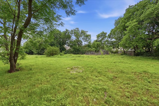 510 W Willingham Street, Cleburne, TX 76033