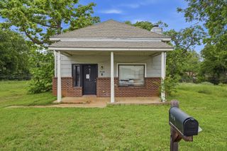 510 W Willingham Street, Cleburne, TX 76033