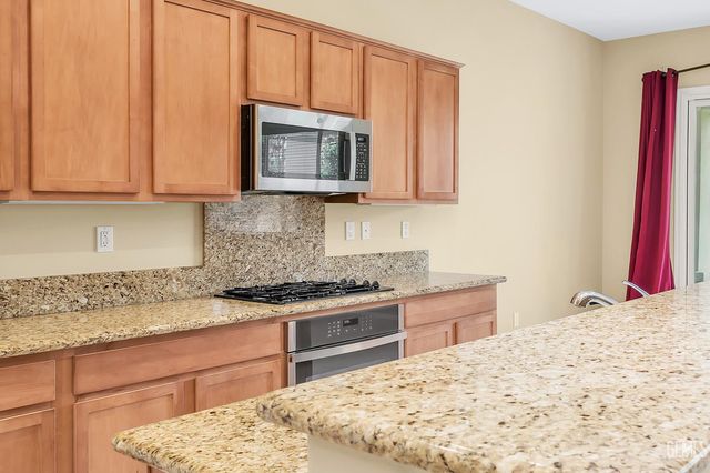 5815 Chadwick Hills Court, Bakersfield, CA 93306