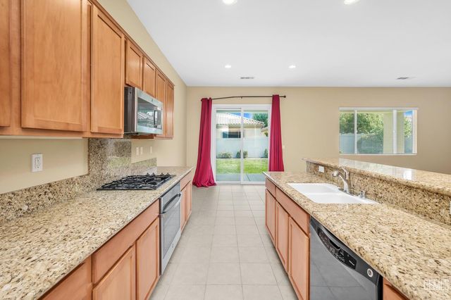 5815 Chadwick Hills Court, Bakersfield, CA 93306