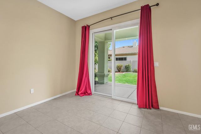 5815 Chadwick Hills Court, Bakersfield, CA 93306