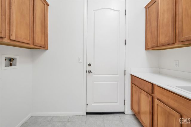 5815 Chadwick Hills Court, Bakersfield, CA 93306