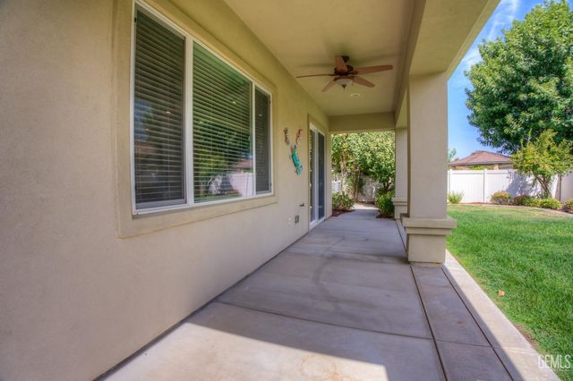 5815 Chadwick Hills Court, Bakersfield, CA 93306
