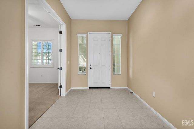 5815 Chadwick Hills Court, Bakersfield, CA 93306