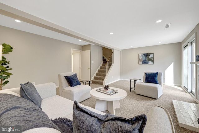 9607 SCOTCH HAVEN DR, Vienna, VA 22181