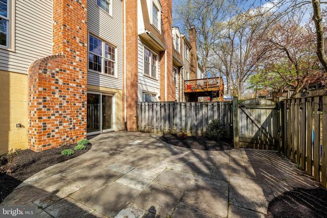 9607 SCOTCH HAVEN DR, Vienna, VA 22181