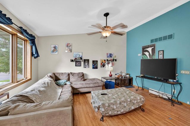 604 Robin Drive, Sun Prairie, WI 53590