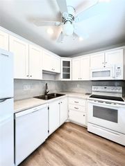 1201 SE 2nd Ct 102, Fort Lauderdale, FL 33301