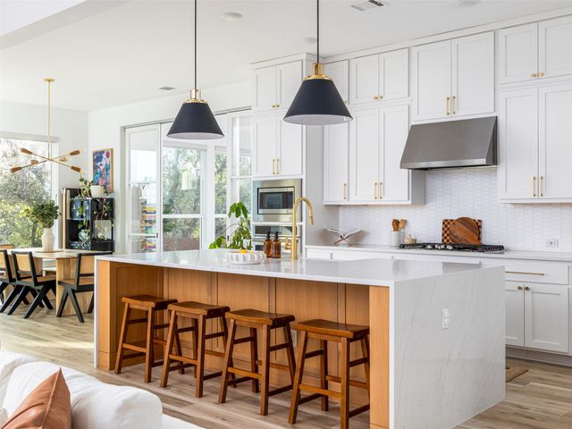 1308 Pink Granite BLVD, Dripping Springs, TX 78620