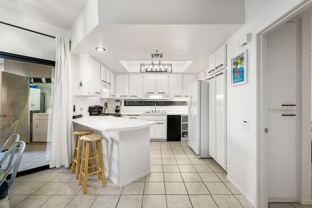 255 S Avenida Caballeros 302, Palm Springs, CA 92262