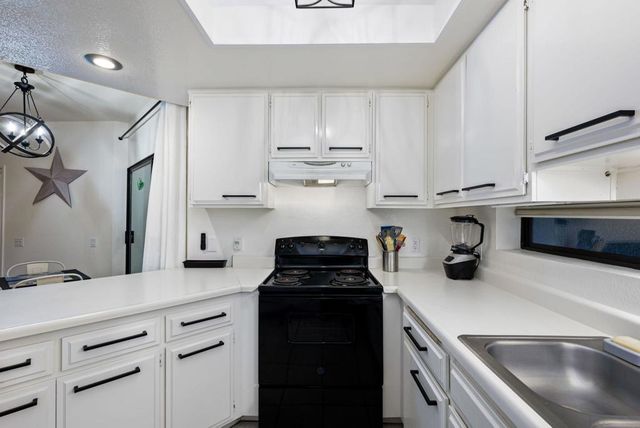 255 S Avenida Caballeros 302, Palm Springs, CA 92262