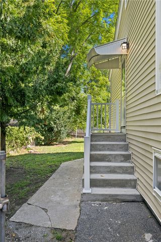 9 Atlantic Avenue, North Providence, RI 02904