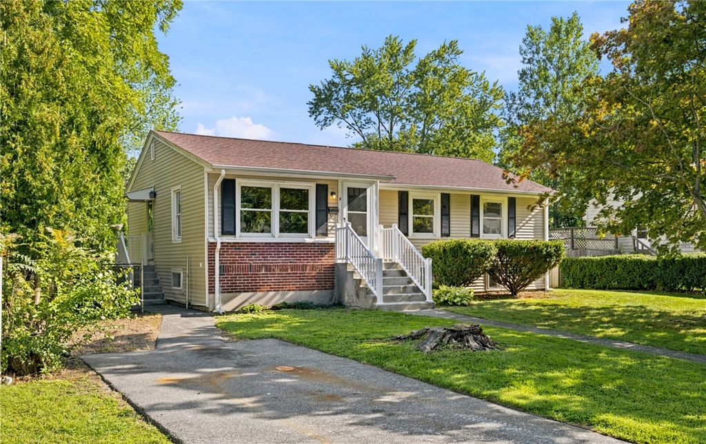 9 Atlantic Avenue, North Providence, RI 02904