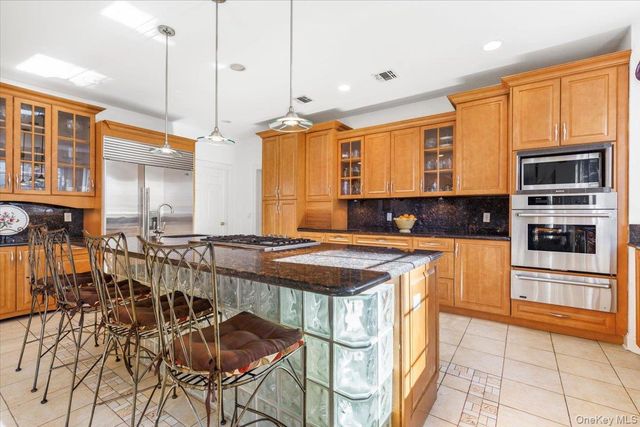 3 Vandalay Court, Scarsdale, NY 10583