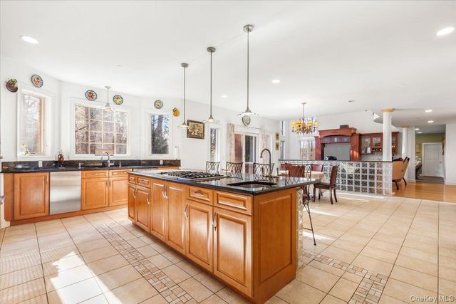 3 Vandalay Court, Scarsdale, NY 10583