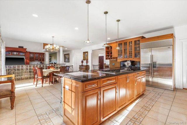 3 Vandalay Court, Scarsdale, NY 10583