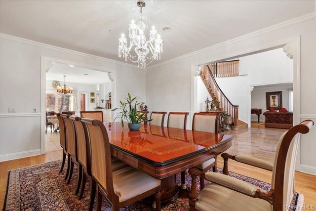 3 Vandalay Court, Scarsdale, NY 10583