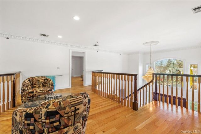 3 Vandalay Court, Scarsdale, NY 10583