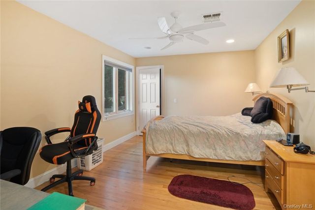 3 Vandalay Court, Scarsdale, NY 10583