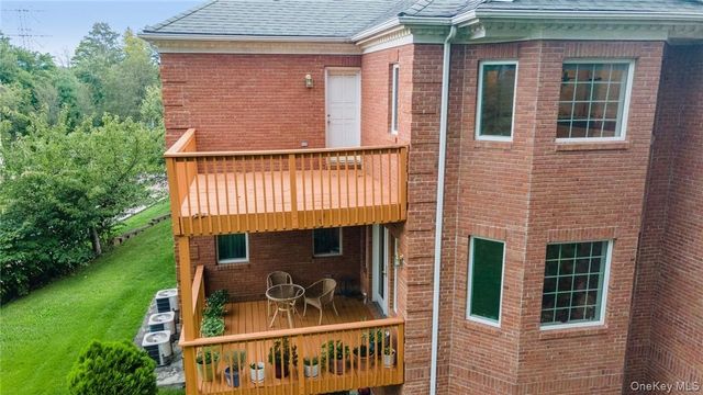 3 Vandalay Court, Scarsdale, NY 10583