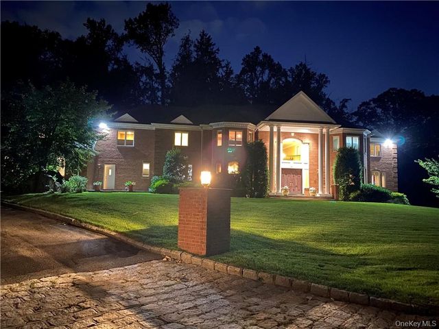 3 Vandalay Court, Scarsdale, NY 10583