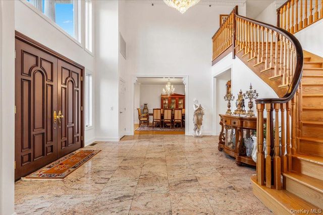 3 Vandalay Court, Scarsdale, NY 10583