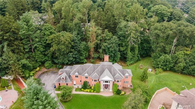 3 Vandalay Court, Scarsdale, NY 10583