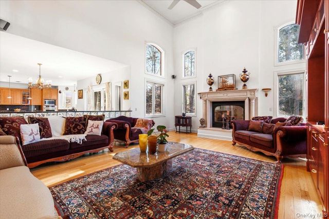 3 Vandalay Court, Scarsdale, NY 10583