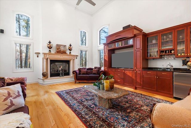 3 Vandalay Court, Scarsdale, NY 10583