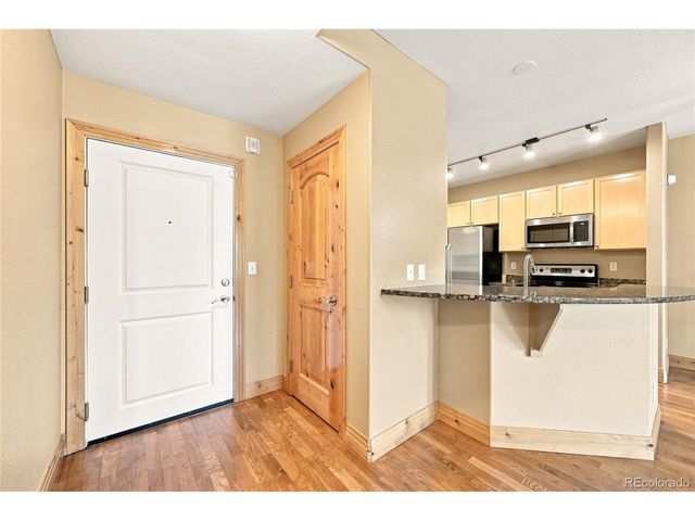 9079 E Panorama Cir 414, Englewood, CO 80112