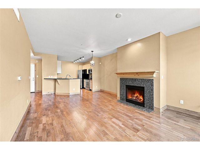 9079 E Panorama Cir 414, Englewood, CO 80112
