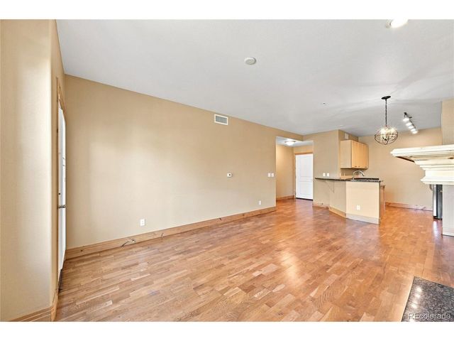 9079 E Panorama Cir 414, Englewood, CO 80112