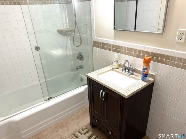 80 Cartright Street 1G, Bridgeport, CT 06604