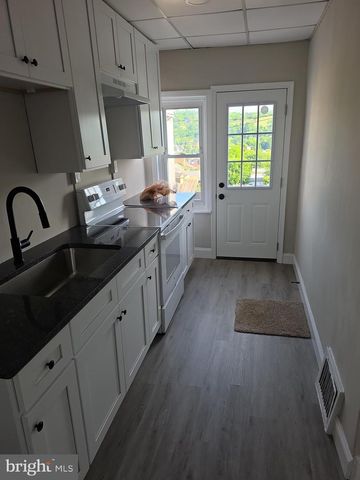 749 OAK ST, Coatesville, PA 19320