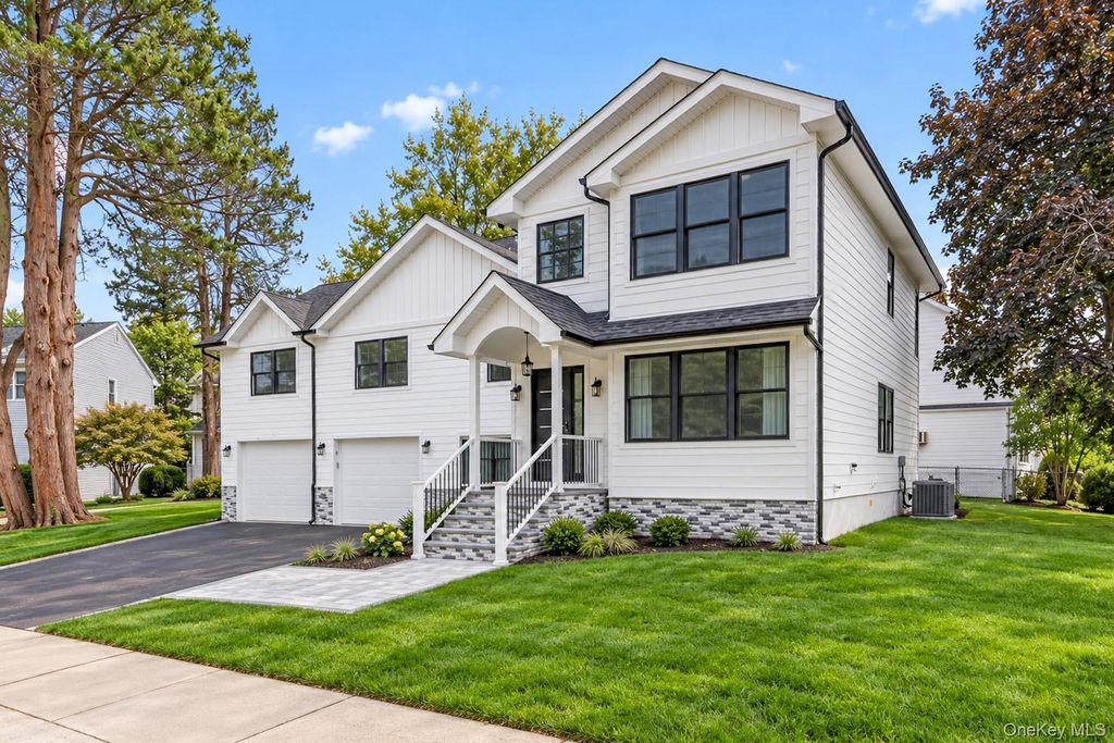2 CIRCLE Drive, Syosset, NY 11791 — exterior