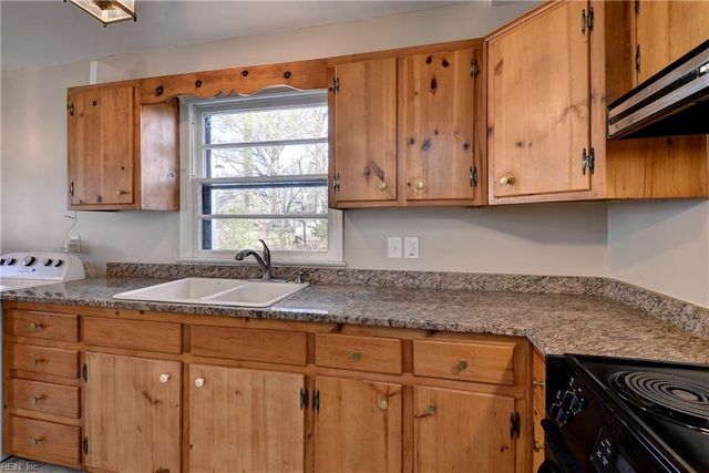 707 72nd ST, Newport News, VA 23605