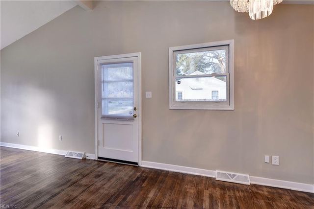 707 72nd ST, Newport News, VA 23605