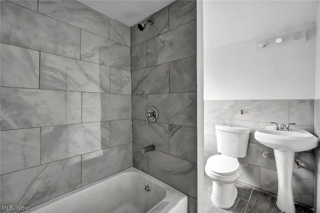 12831 Carrington Avenue, Cleveland, OH 44135